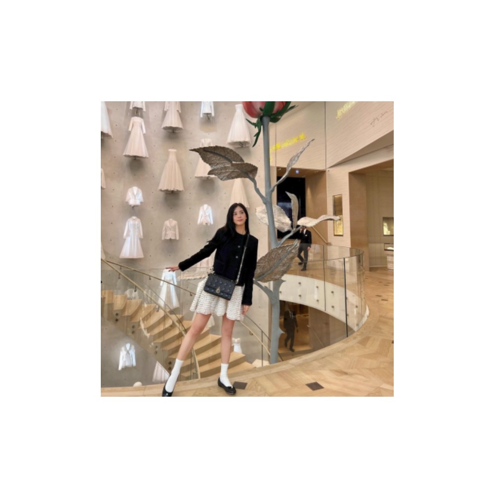 [지수 PICK] 디올 MISS DIOR 탑 핸들백 블랙