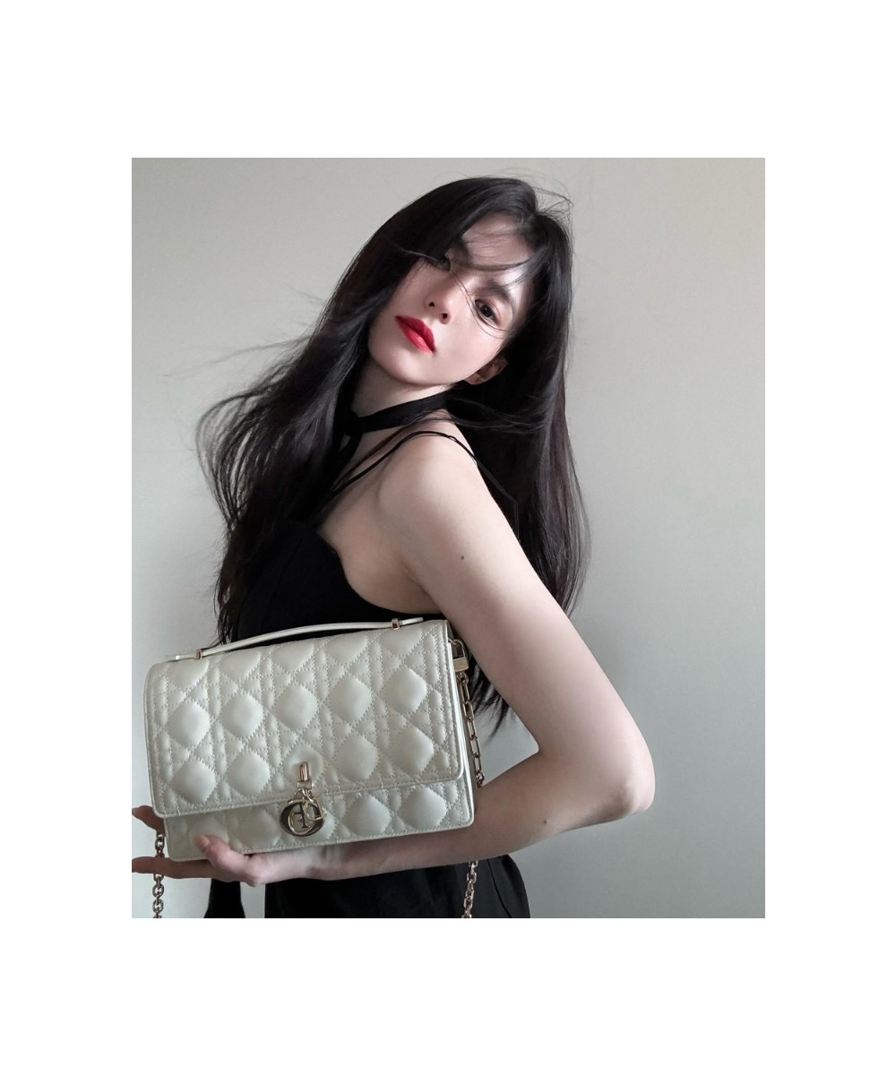 [한소희 PICK] 디올 MISS DIOR 탑 핸들 백 화이트