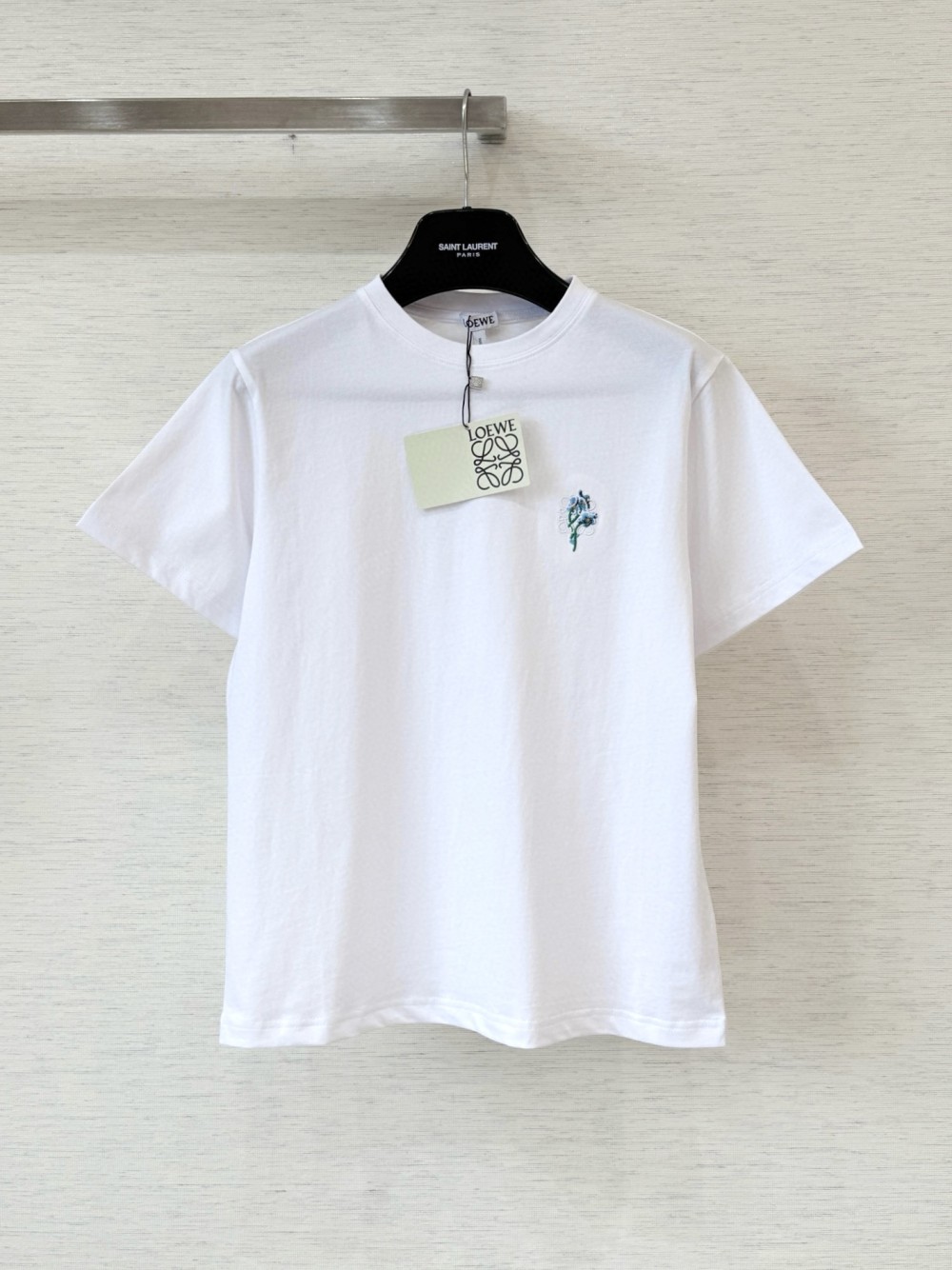 로에베 아나그램 플로럴 자수 코튼 티셔츠