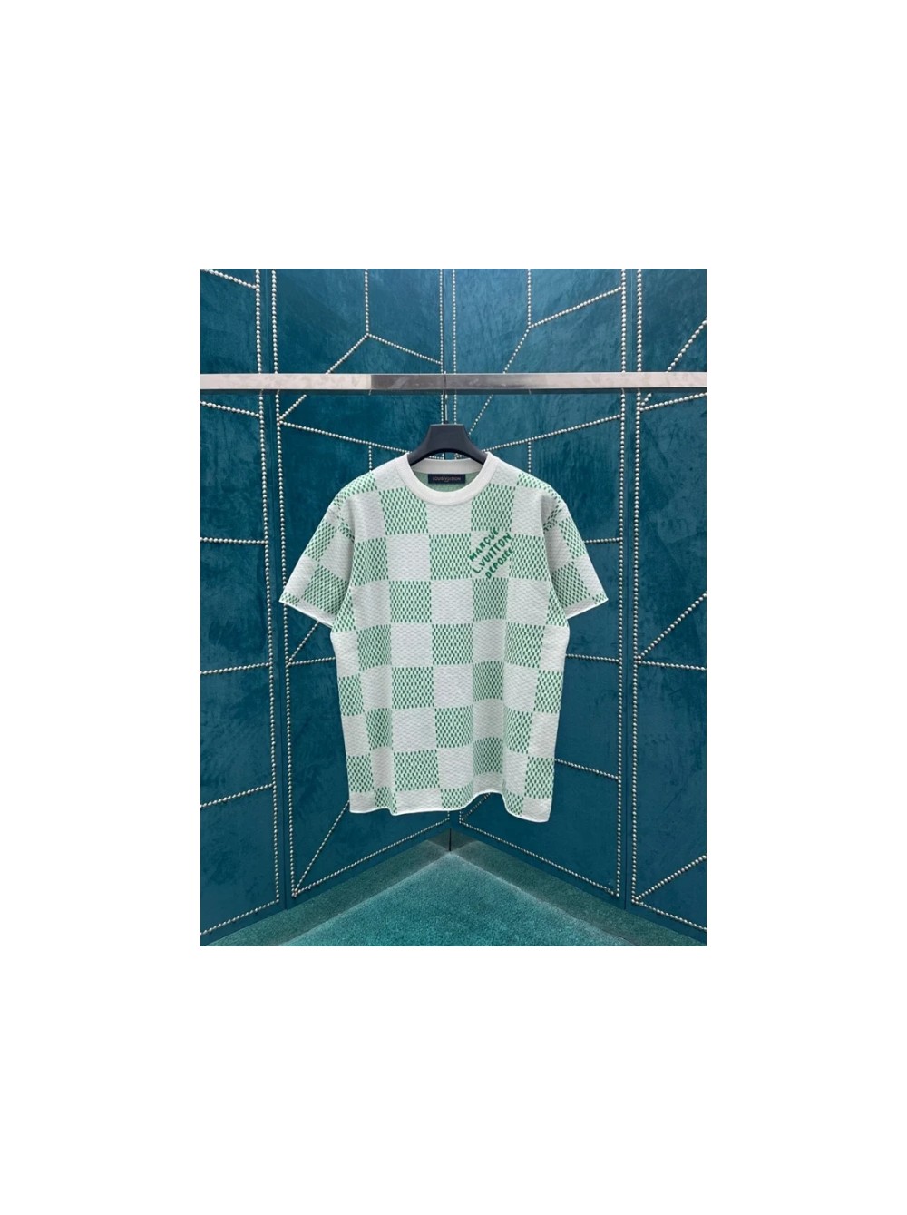 루이비통 화이트 그린 다미에 슬리브 크루넥 니트 반팔